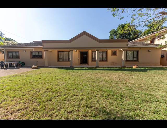 5 BEDROOM HOUSE FOR SALE IN BALLITO CENTRAL
